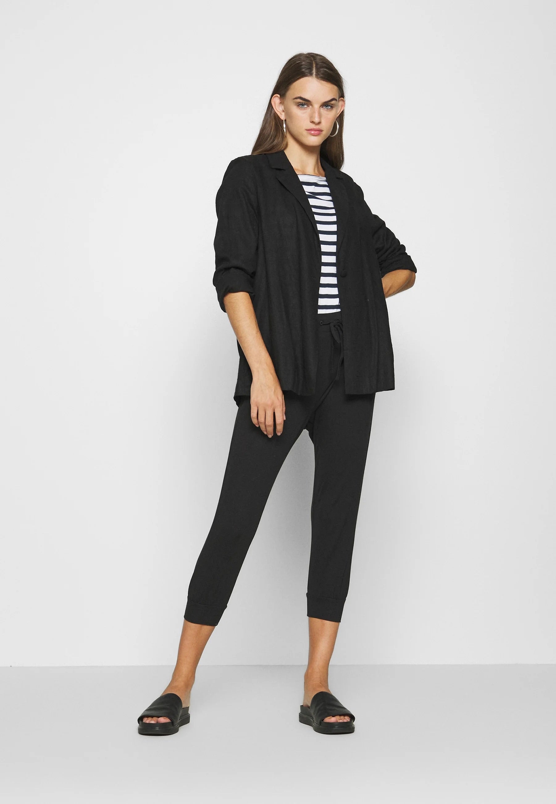 b.young Bypandina Capri Nadrág - Fekete