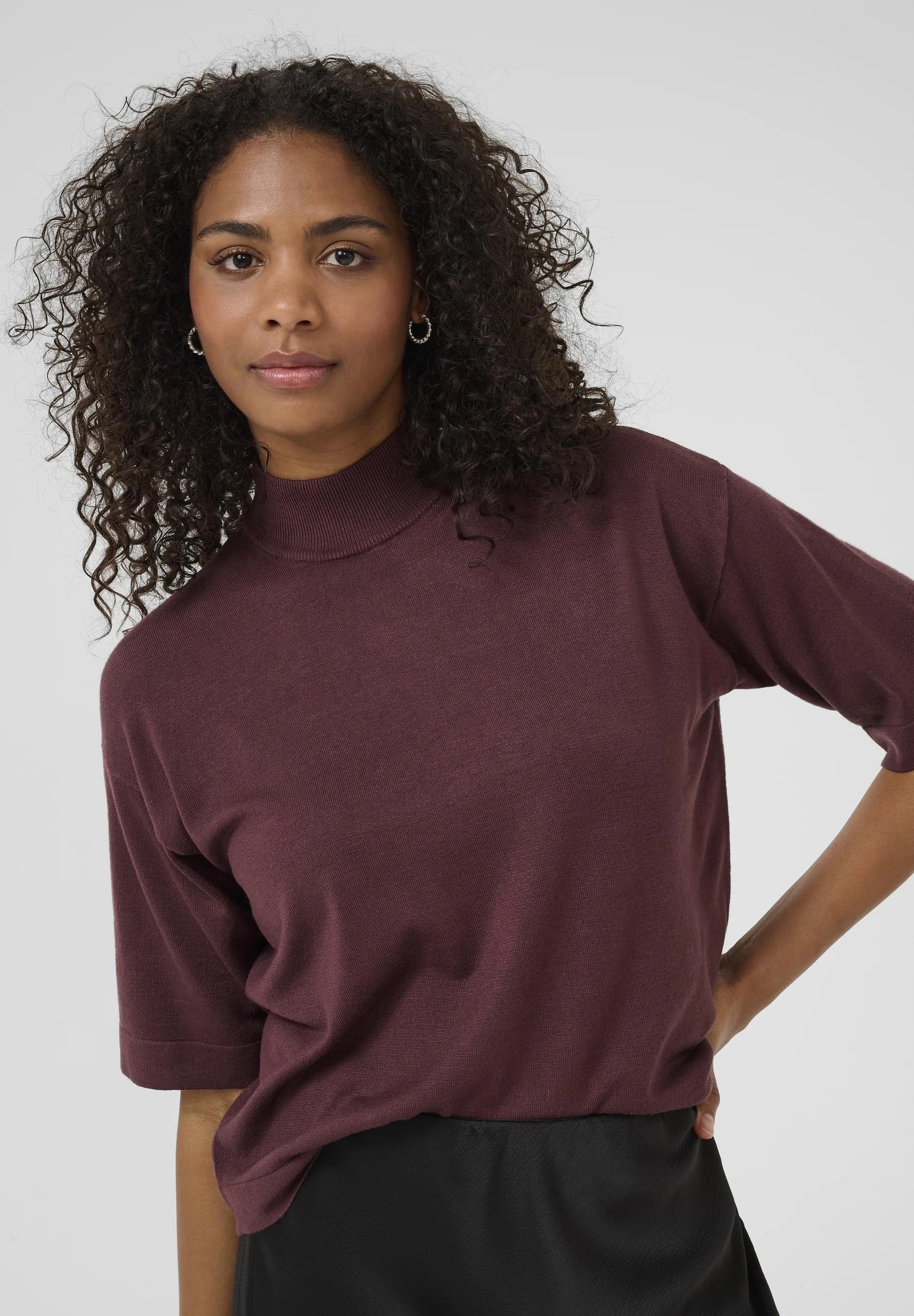 Kaffe Kalizza Bordeaux Cropped Mock Turtleneck Top – Short Sleeve | Women