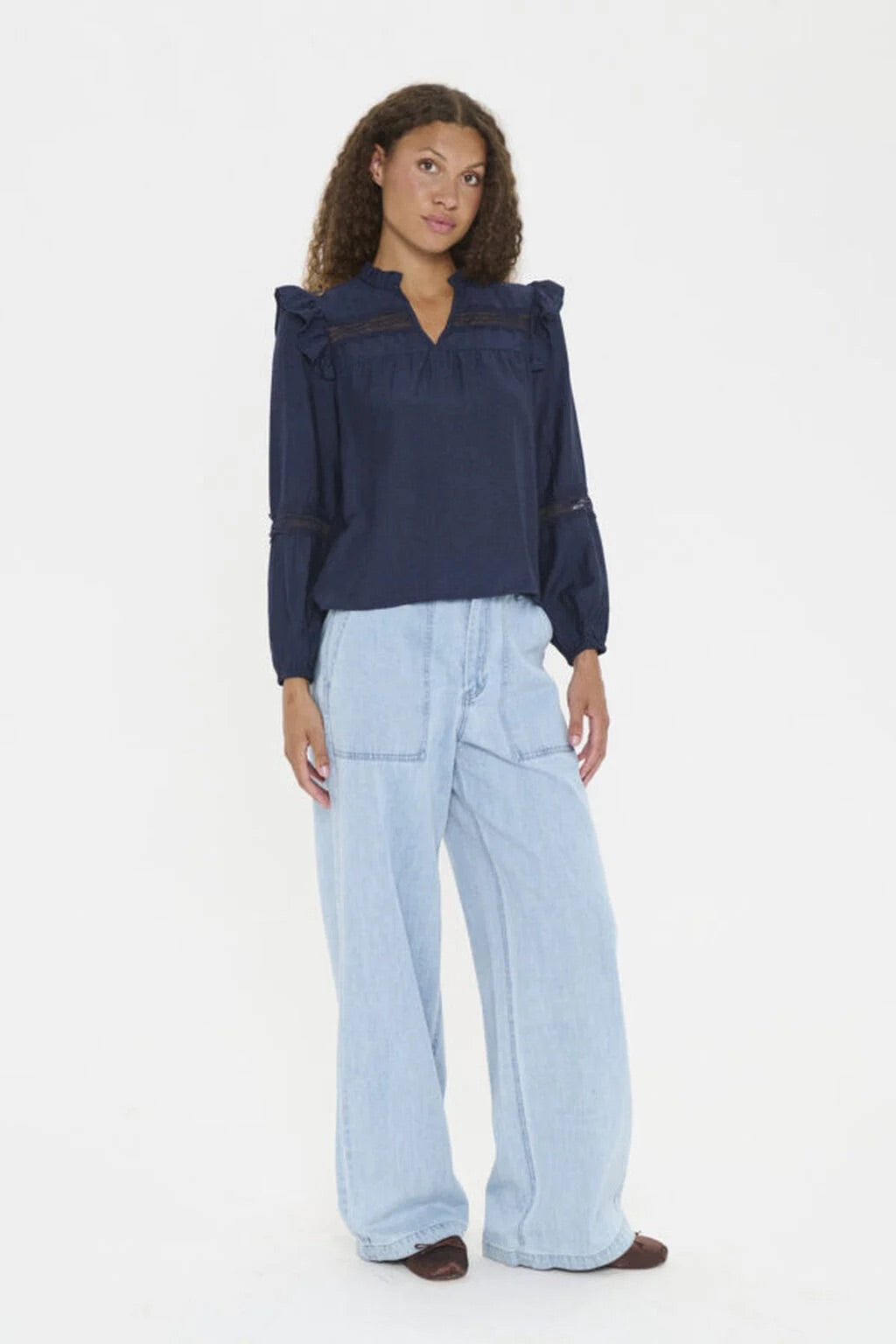 Saint Tropez AvelynnSZ Blúz fodros részletekkel - Sötétkék