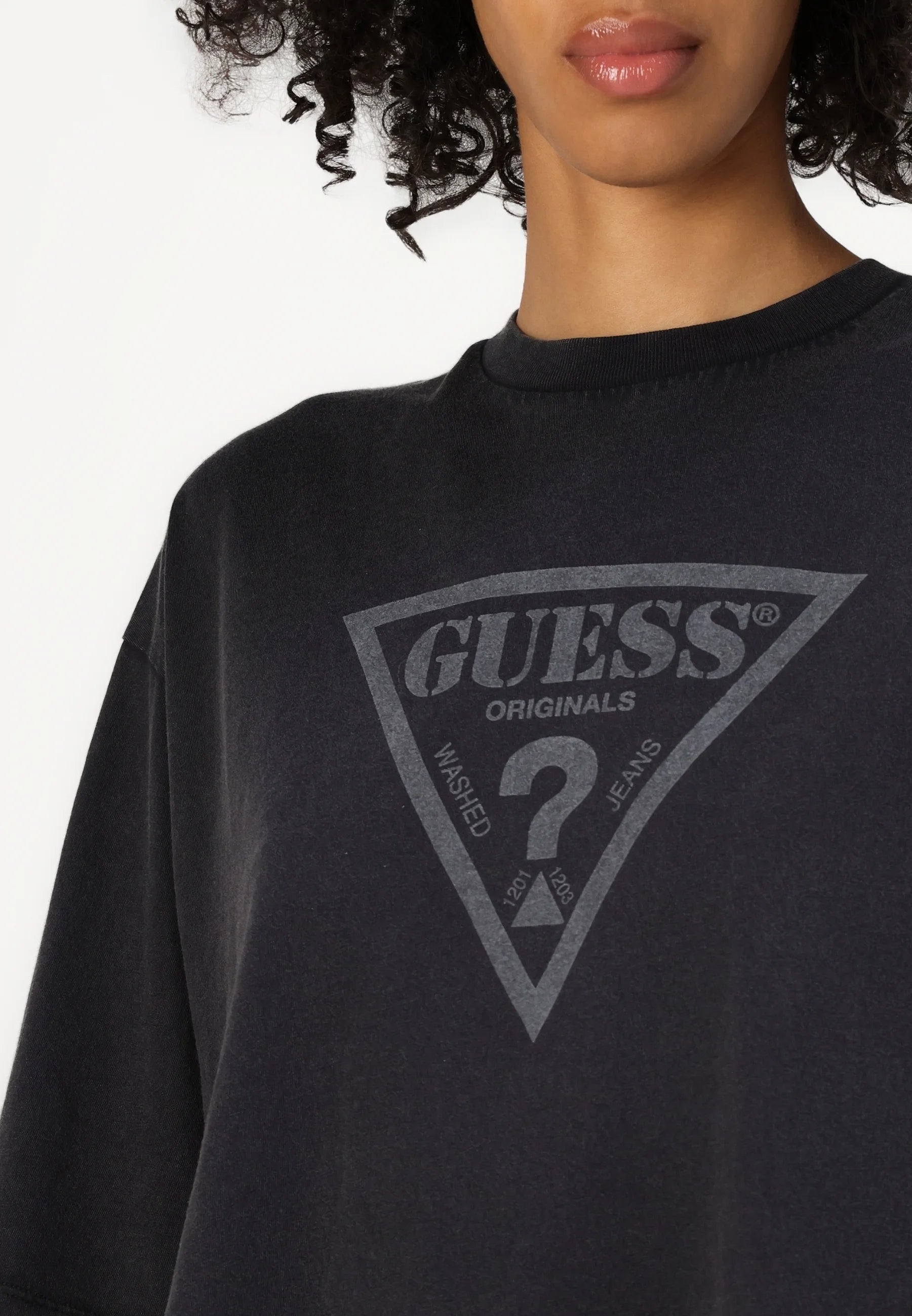 Guess Originals háromszög logós crop póló – Fekete M