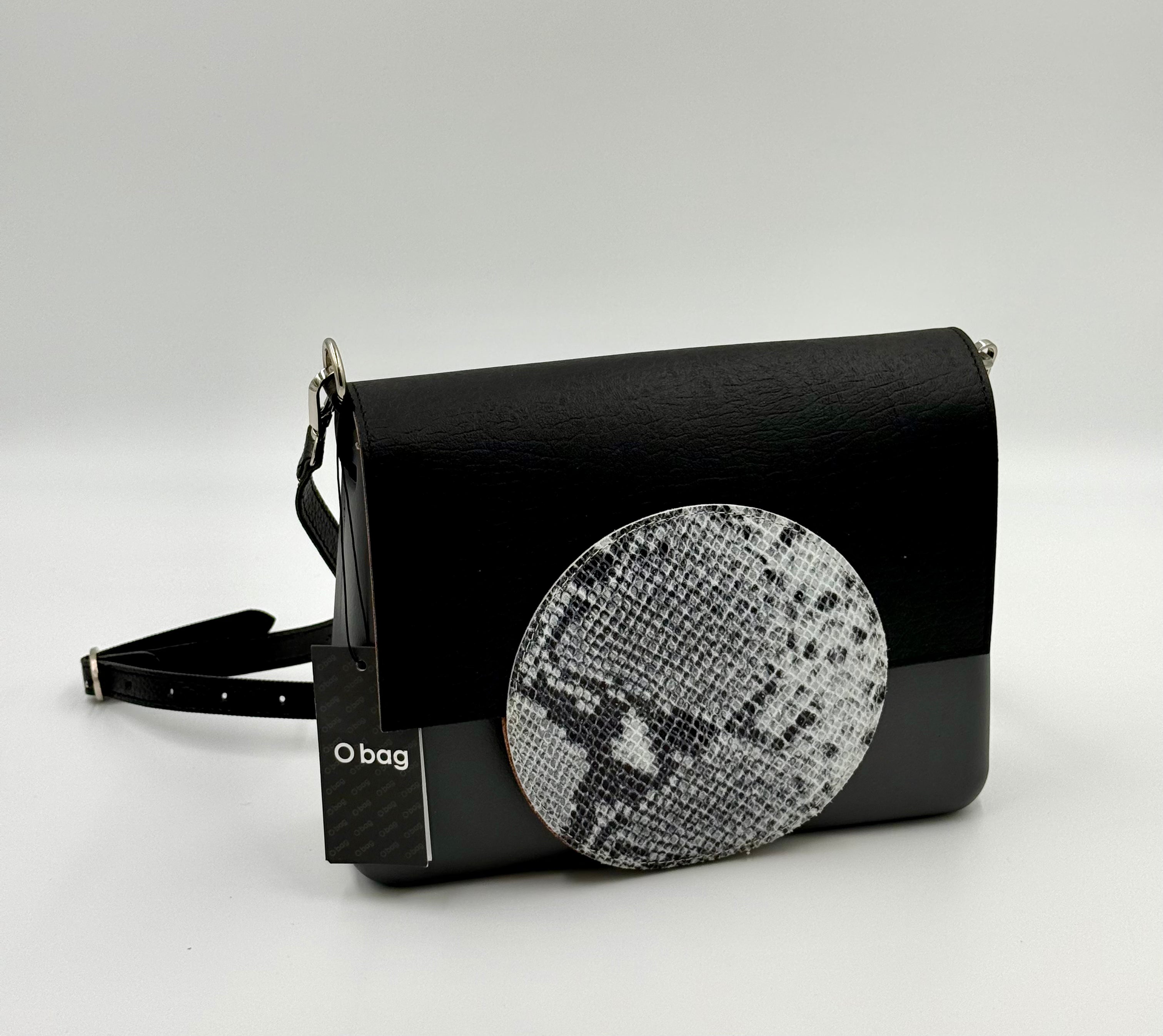 O bag Glam – grey-black bag with black strap, snakeskin pattern flap detail (without lining)