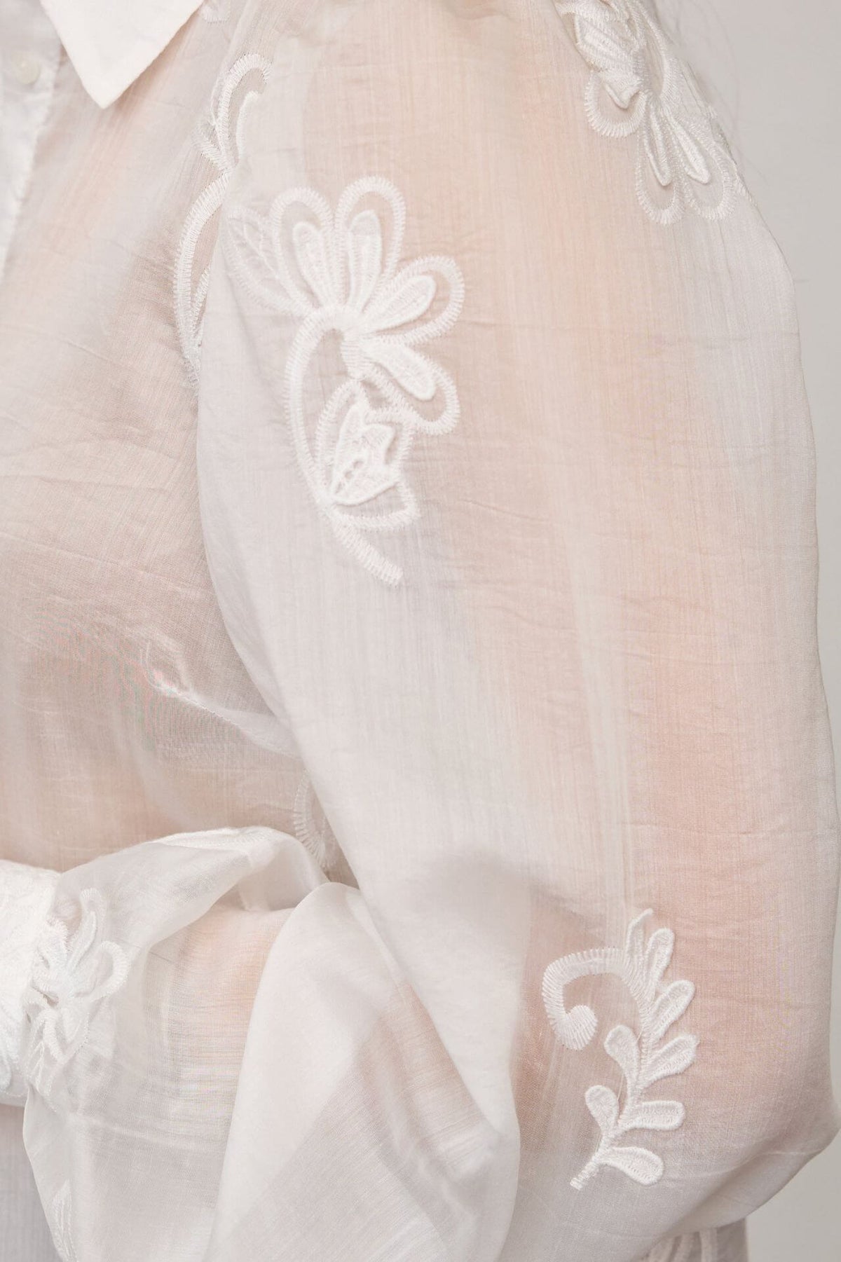 Co'couture Novin CC hímzett ing – törtfehér