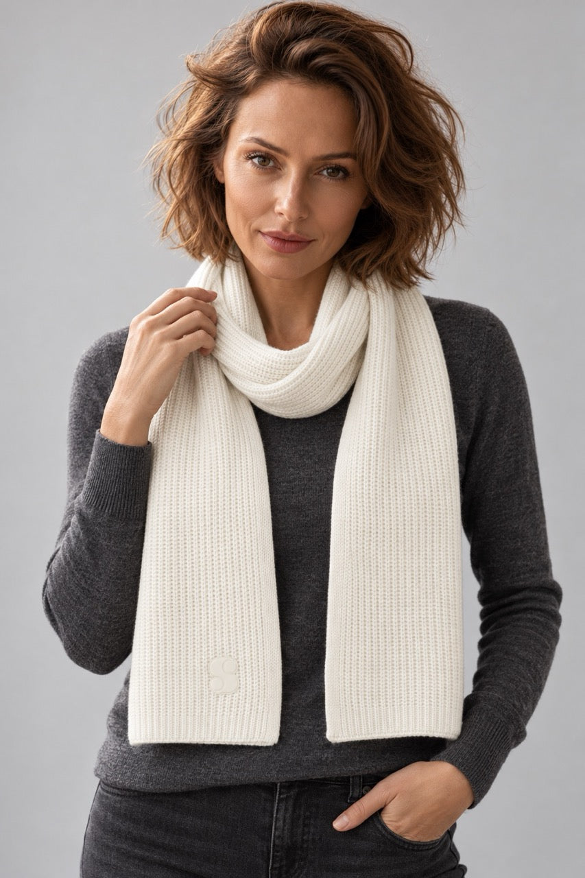 s.Oliver Women's Cotton-Blend Knitted Scarf – Cream