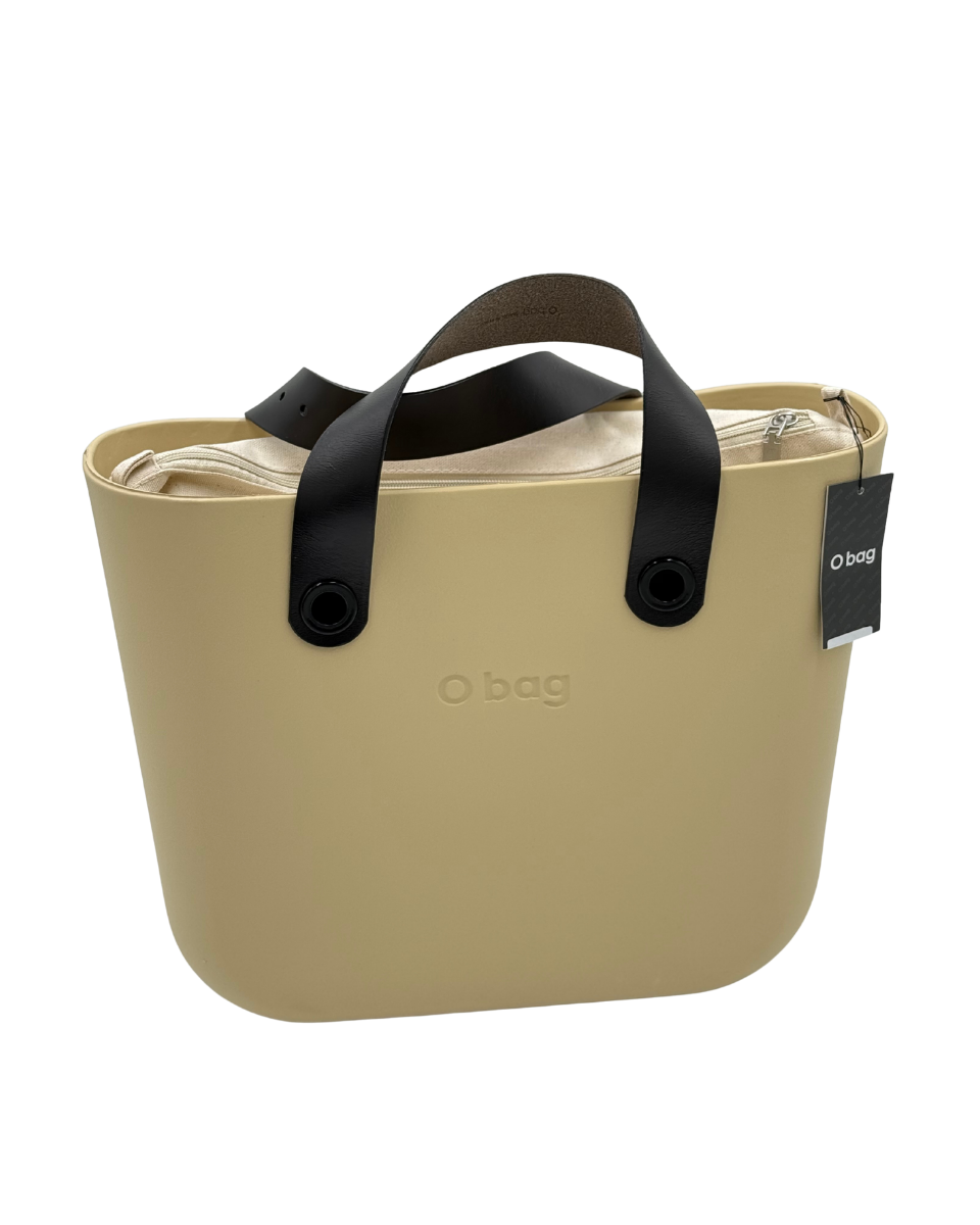 O bag Mini – homokbézs táska fekete fogantyúval és krémszínű belsővel
