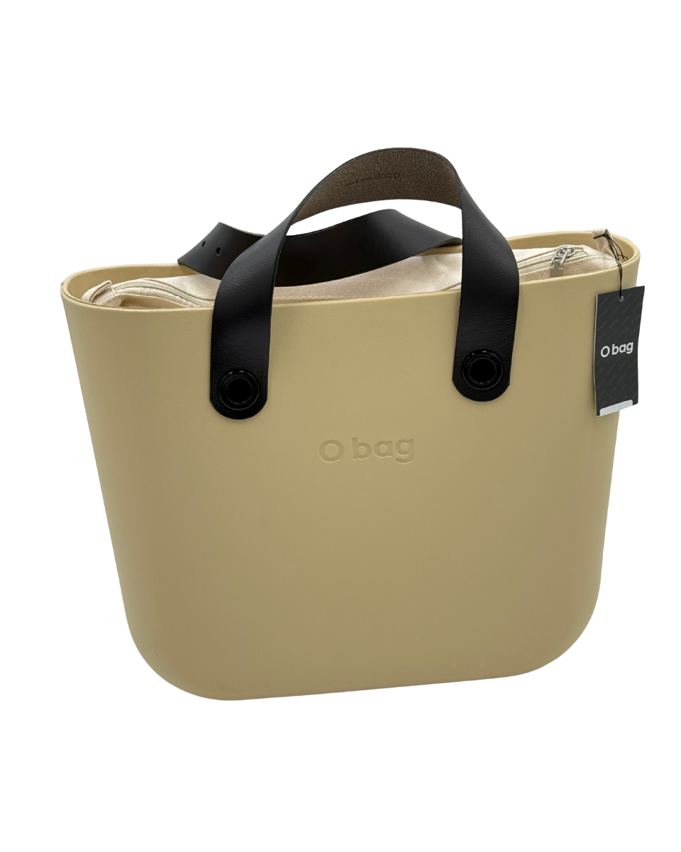 O bag Mini – homokbézs táska fekete fogantyúval és krémszínű belsővel