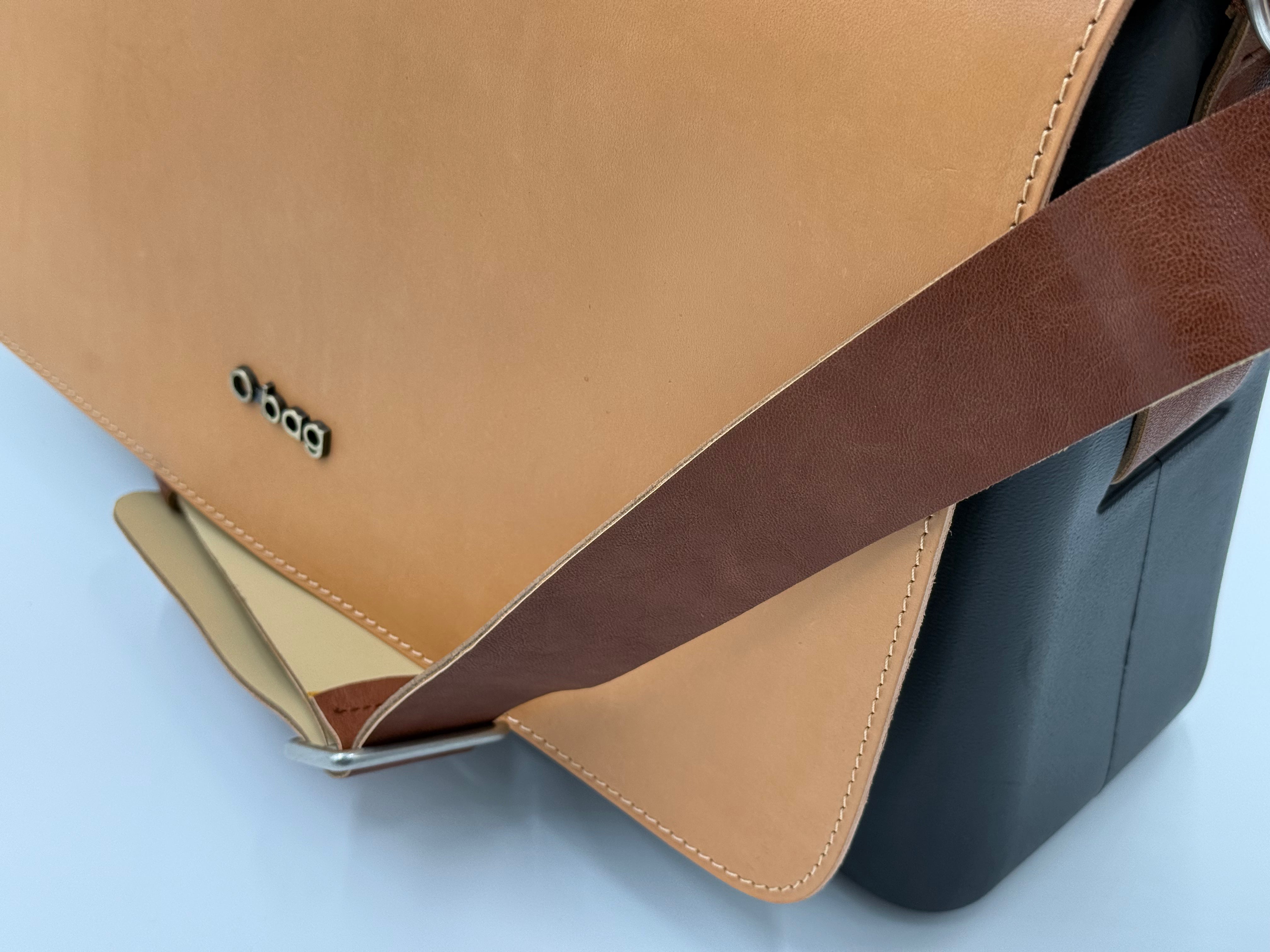 O bag Two-Tone Shoulder Bag / Messenger