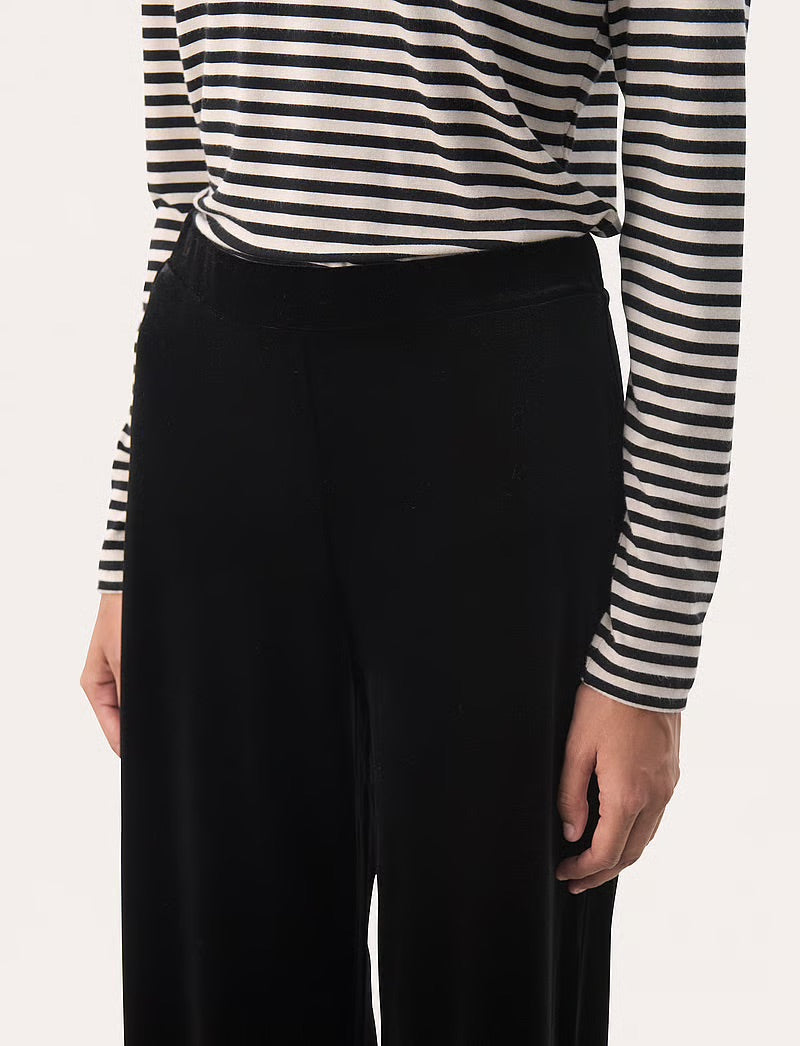 Part Two DorellasPW Nadrág - Fekete Bársony Egyenes Szájú Nadrág